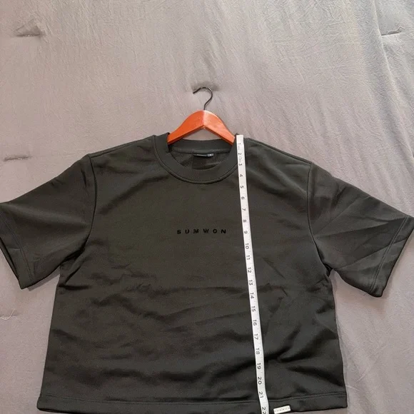 Sumwon Men’s Black Cropped Oversized Essential Tee - Picture 5 of 9